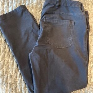 Lululemon ABC Classic-Fit 5 Pocket Pant – Size 42 – Black